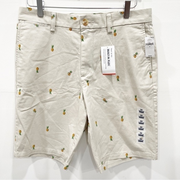Old Navy Ultimate Slim Built-In Flex Pineapple Print Shorts Size 32 - Picture 1 of 9